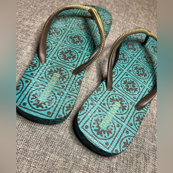 Maurice’s Studded Pattern Flip Flops - Picture 3 of 4